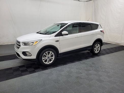 Used 2017 Ford Escape SE AWD/4WD image 2