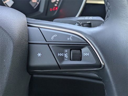 Used 2024 Audi Q3 2.0T Premium image 30