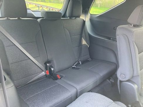 Used 2026 Chevrolet Traverse LT w/ Driver Confidence Package AWD/4WD image 27