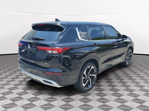 Used 2023 Mitsubishi Outlander SE FWD image 6