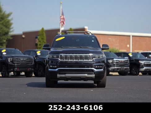 Used 2023 Jeep Grand Wagoneer Series III AWD/4WD image 2