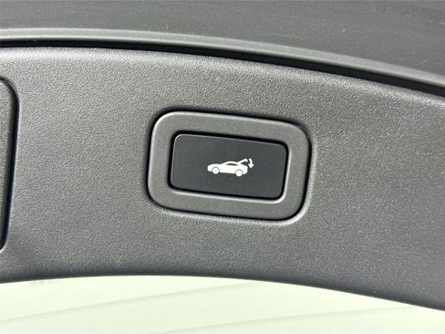 Used 2015 Jaguar F-TYPE S image 40