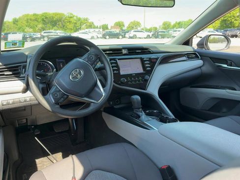 Used 2020 Toyota Camry LE FWD image 4