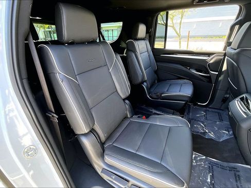 New 2026 Cadillac Escalade ESV Sport w/ Touring Package AWD/4WD image 32