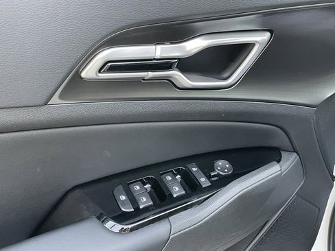 Used 2023 Kia Sportage EX image 11