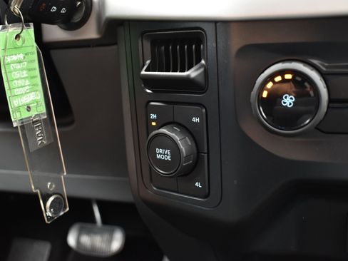 Used 2022 Ford F150 XLT image 31