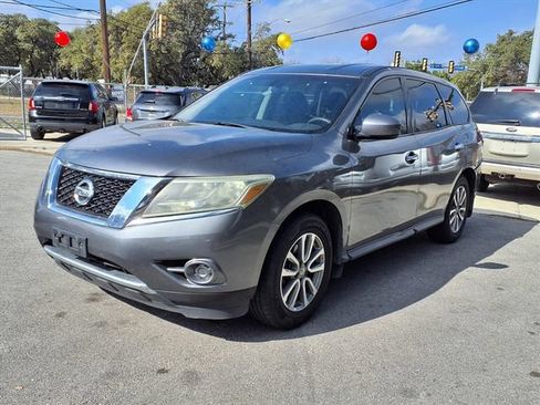 Used 2015 Nissan Pathfinder S FWD image 3