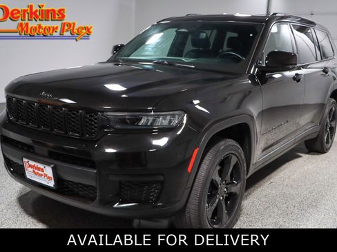 Used 2022 Jeep Grand Cherokee L Laredo image 1