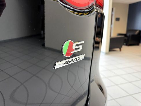 Used 2019 Jaguar F-PACE S image 60