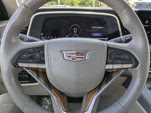 Used 2021 Cadillac Escalade Premium Luxury Platinum AWD/4WD image 29