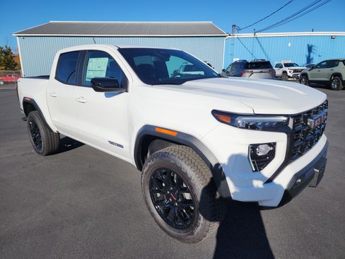 New 2025 GMC Canyon Elevation w/ Convenience Package image 2