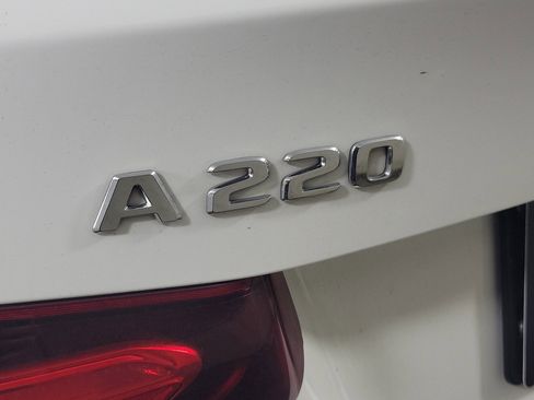Used 2022 Mercedes-Benz A 220 4MATIC image 7