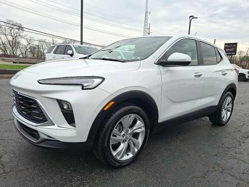 Used 2024 Buick Encore GX Preferred w/ Comfort Package image 3