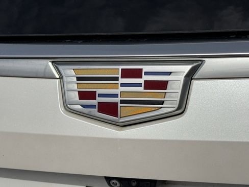 Used 2021 Cadillac Escalade Premium Luxury image 47