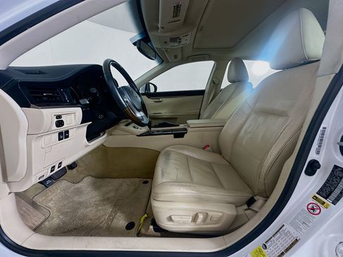 Used 2014 Lexus ES 350 w/ Luxury Package FWD image 13