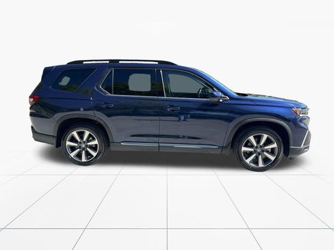 Used 2025 Honda Pilot Touring image 10