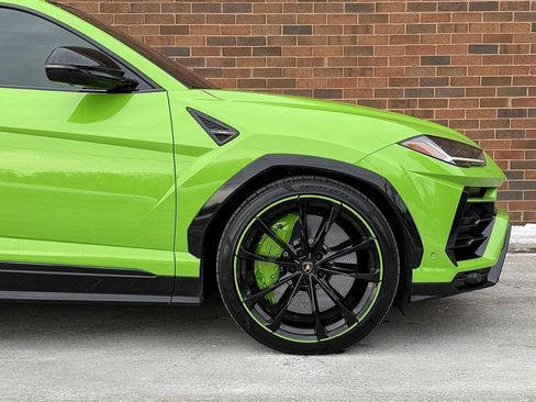 Used 2022 Lamborghini Urus image 11