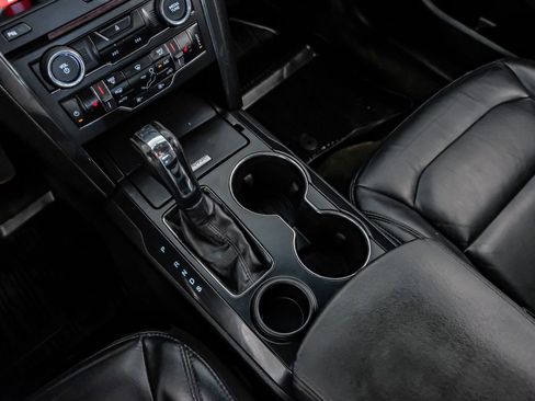 Used 2017 Ford Explorer XLT w/ Equipment Group 202A image 23