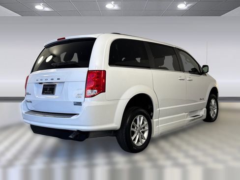 Used 2019 Dodge Grand Caravan SXT FWD image 8