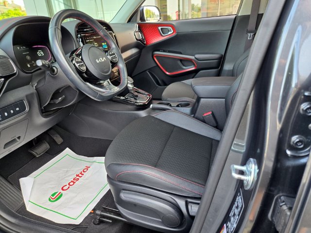 Used 2024 Kia Soul GT-Line FWD image 11