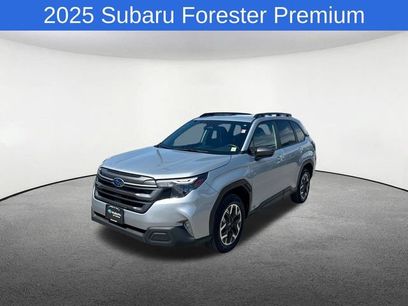 Used 2025 Subaru Forester Premium w/ Convenience Package #1