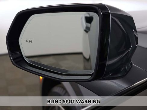 Used 2022 Cadillac XT6 Premium Luxury w/ Technology Package image 9