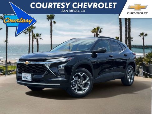 Used 2025 Chevrolet Trax LT w/ LT Convenience Package FWD image 1