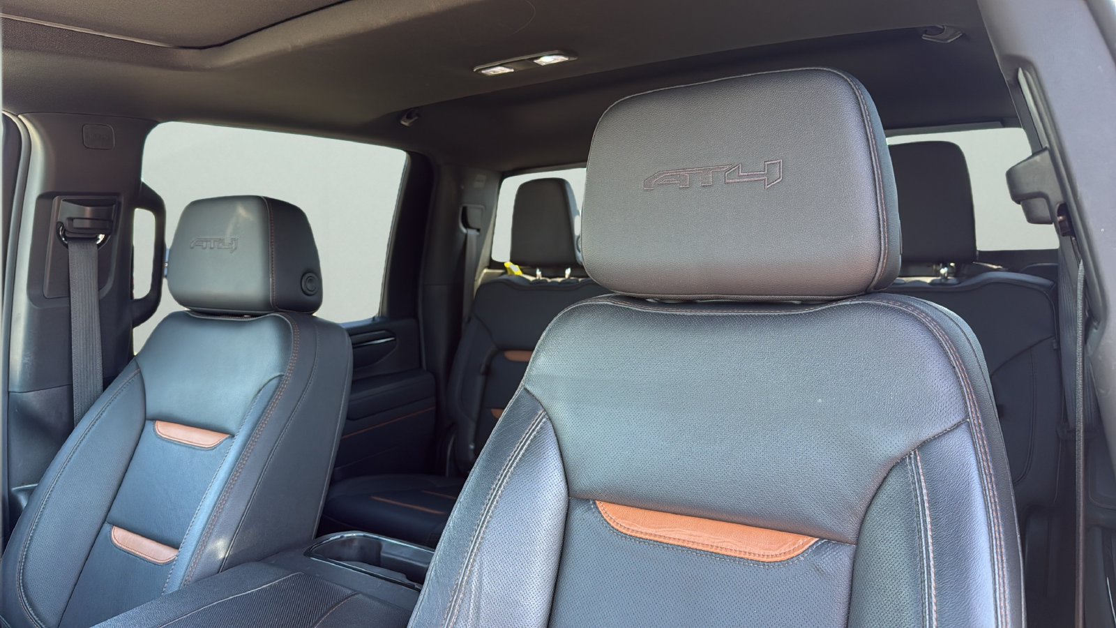 Used 2025 GMC Sierra 2500 AT4 w/ AT4 Premium Plus Package AWD/4WD image 9