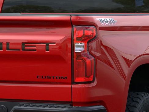 New 2025 Chevrolet Silverado 1500 Custom Trail Boss w/ LPO, Dark Essentials Package AWD/4WD image 11