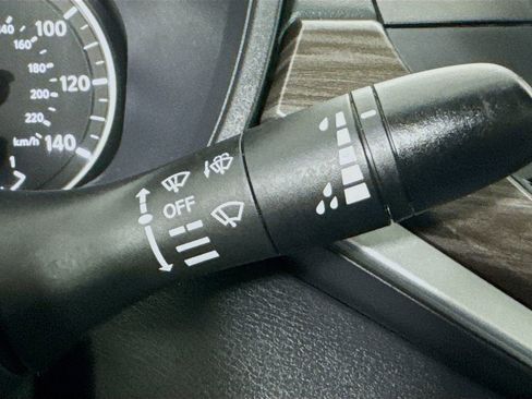 Used 2025 Nissan Altima 2.5 SV FWD image 14