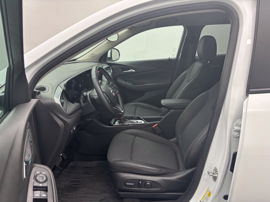 Used 2024 Buick Encore GX Preferred w/ Comfort Package FWD image 22