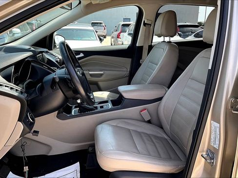 Used 2017 Ford Escape Titanium FWD image 28