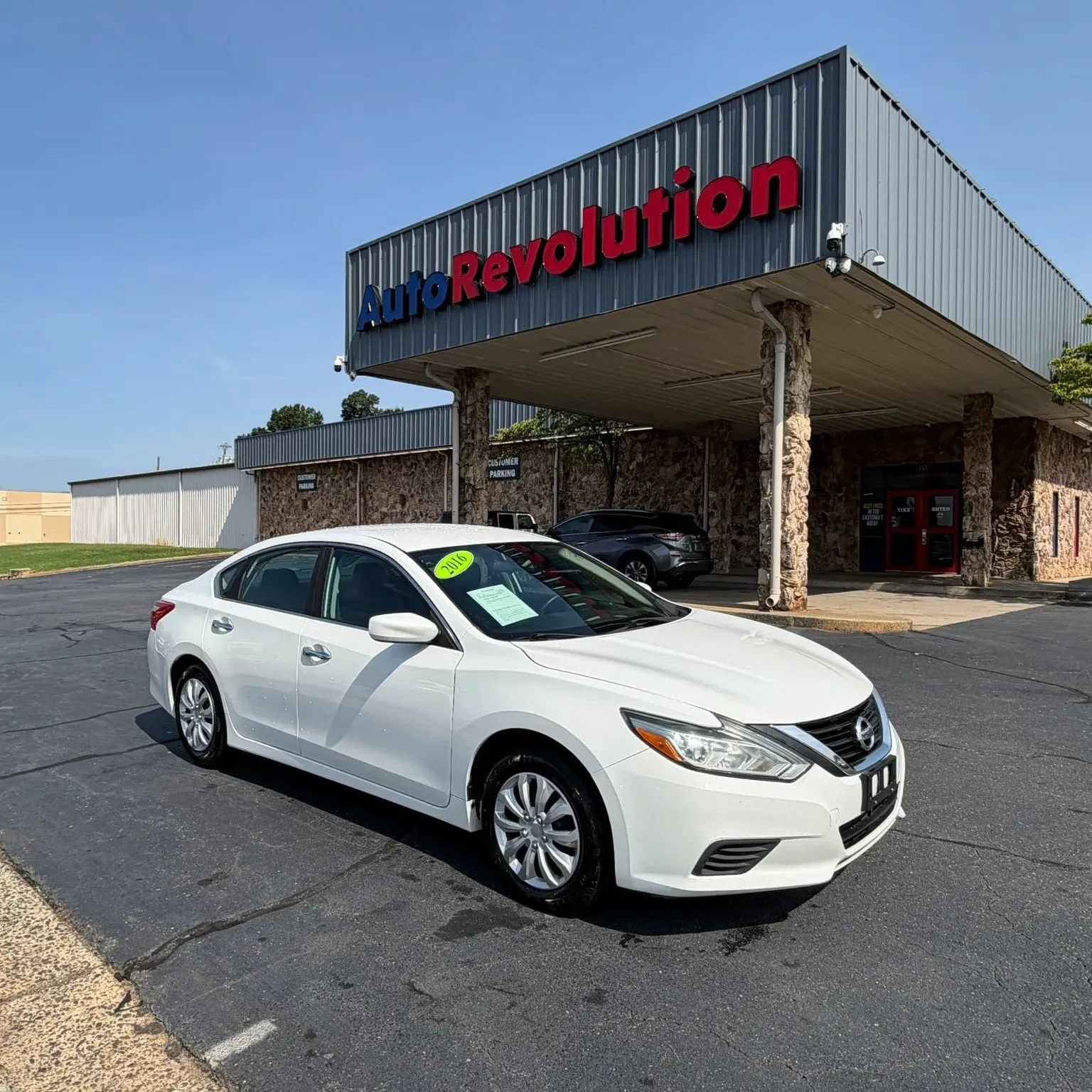 Used 2016 Nissan Altima 2.5 S w/ Power Driver Seat Package FWD image 1