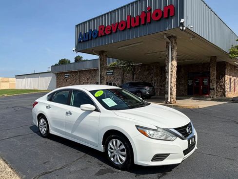 Used 2016 Nissan Altima 2.5 S w/ Power Driver Seat Package FWD image 1