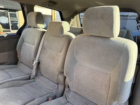 Used 2004 Toyota Sienna CE image 25