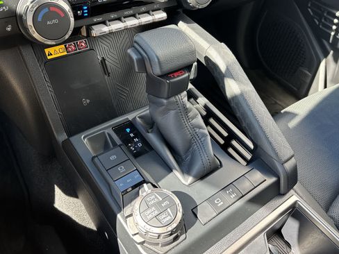 Used 2026 Toyota 4Runner TRD Off-Road Premium AWD/4WD image 24