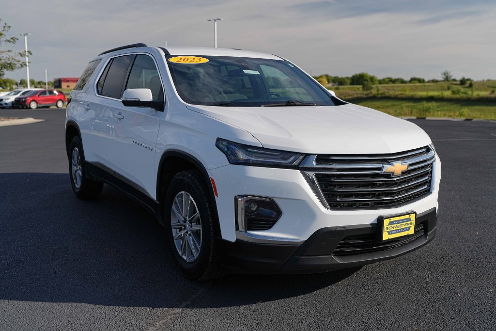 Used 2023 Chevrolet Traverse LT w/ LPO, Floor Liner Package AWD/4WD image 5