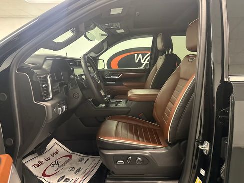 Used 2024 GMC Sierra 1500 Denali Ultimate AWD/4WD image 8