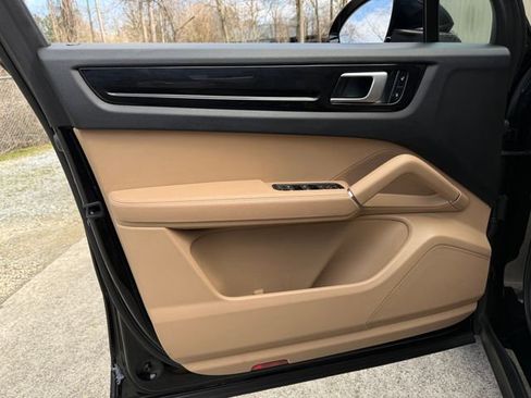 Used 2019 Porsche Cayenne image 10