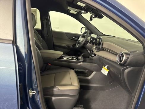 New 2026 Chevrolet Equinox LT w/ Convenience Package II FWD image 16