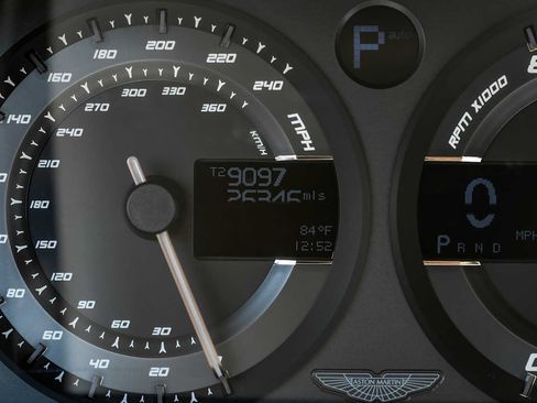 Used 2016 Aston Martin Vanquish Volante RWD image 26