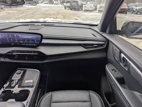 Used 2025 Buick Enclave Sport Touring w/ LPO, Floor Liner Package image 4