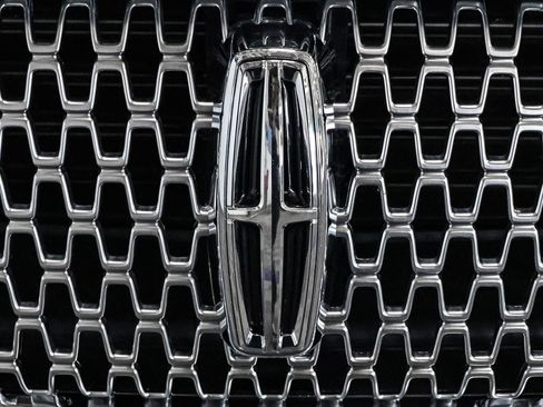 Used 2020 Lincoln Continental AWD w/ Premium Package image 14