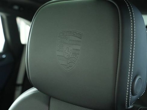 New 2025 Porsche Macan image 34