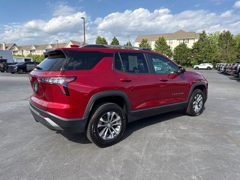 Used 2025 Chevrolet Equinox LT w/ Convenience Package II image 3