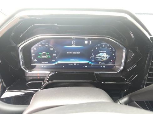 Used 2023 Chevrolet Silverado 1500 LT AWD/4WD image 25