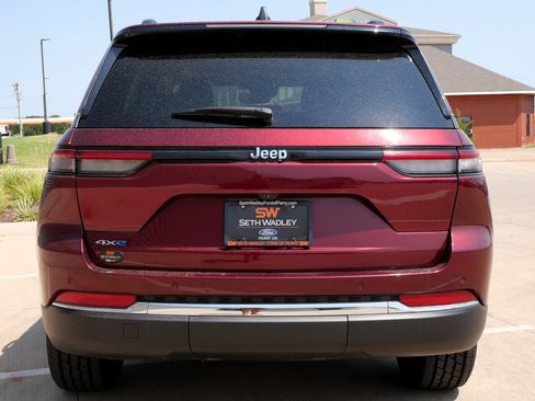 Used 2023 Jeep Grand Cherokee 4WD 4xe image 5