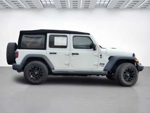 Used 2021 Jeep Wrangler Unlimited Sport S image 3