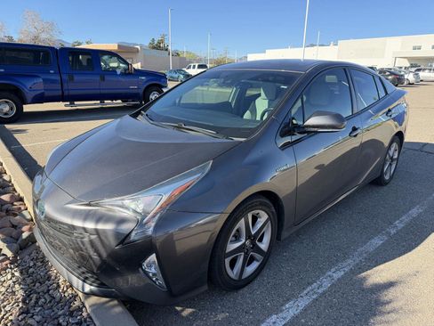 Used 2016 Toyota Prius Three Touring image 1