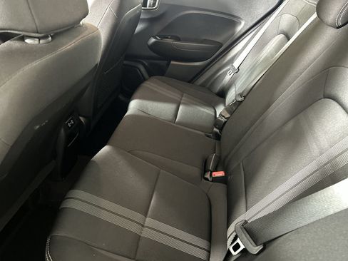 Used 2025 Hyundai Venue SEL FWD image 25